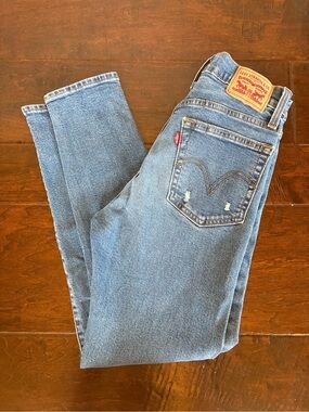 Levi's Light Blue Denim Jeans with Leather Patch